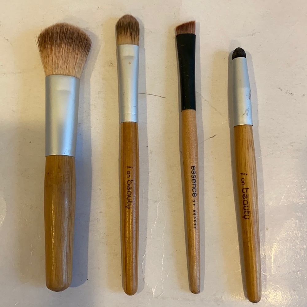 I on Beauty Essence 4p Wooden Makeup Brush Set